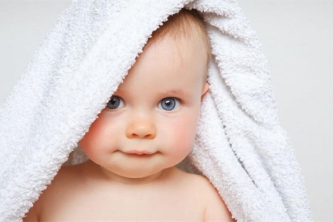 母乳喂养多久最好 母乳到2岁的哈尔滨捐卵宝宝智商高吗
